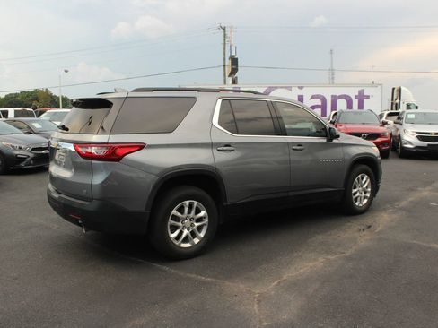 Used 2021 Chevrolet Traverse LT FWD image 7