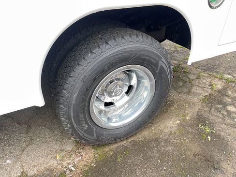 New 2024 RAM 3500 Tradesman image 36