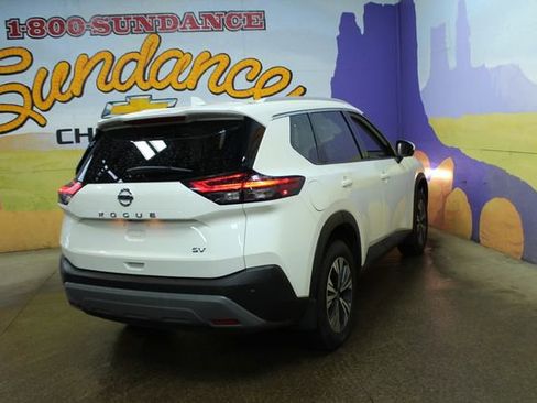 Used 2021 Nissan Rogue SV image 8