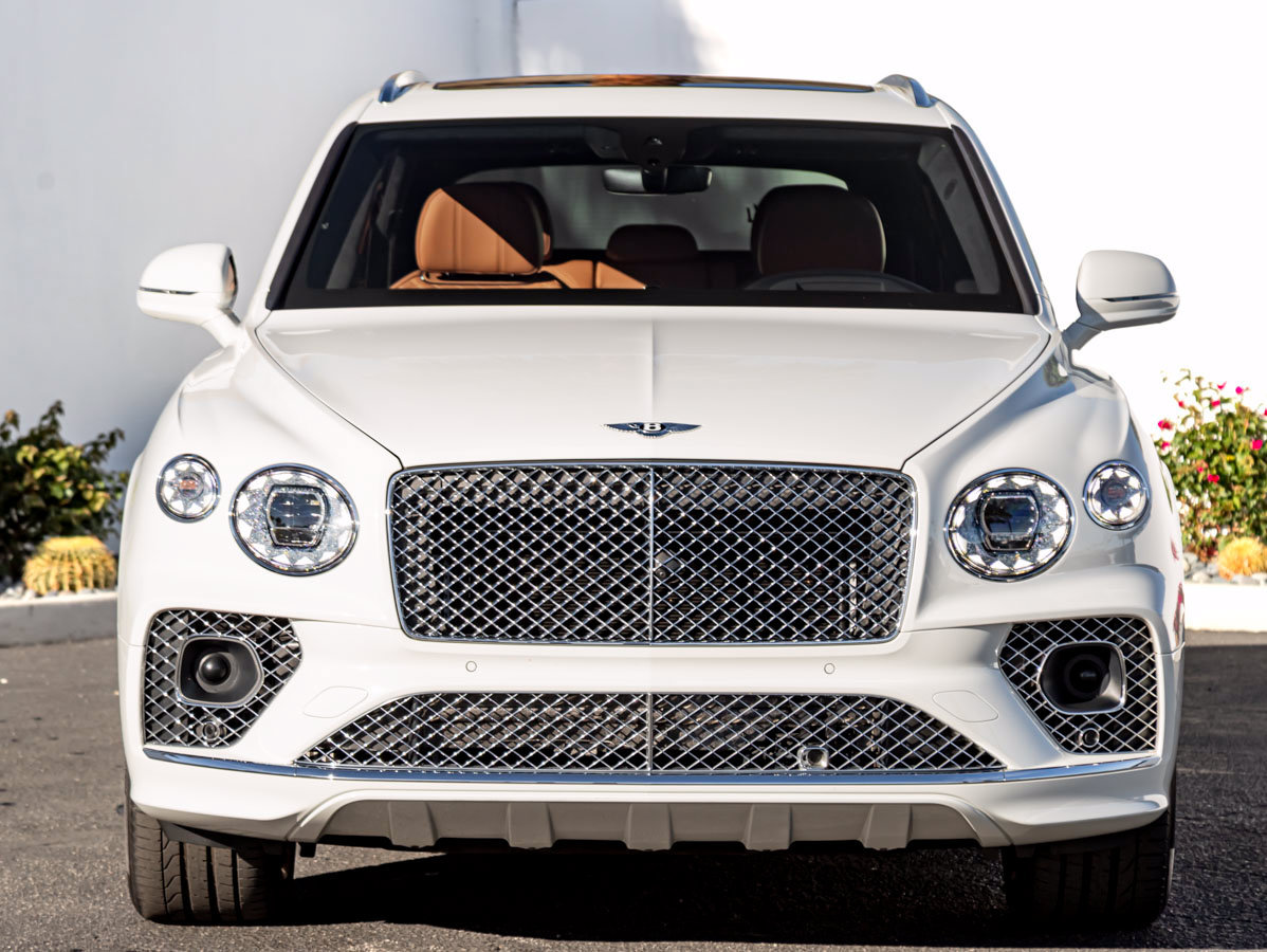 Used 2023 Bentley Bentayga Plug-In Hybrid AWD/4WD image 9