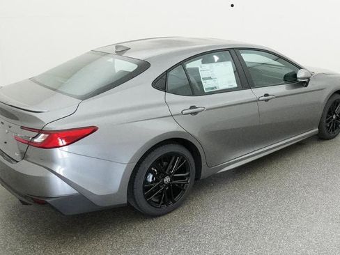 New 2026 Toyota Camry SE FWD image 9