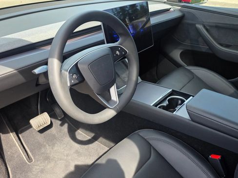 Used 2026 Tesla Model Y AWD image 9