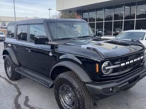 New 2025 Ford Bronco Outer Banks w/ Sasquatch Package image 3