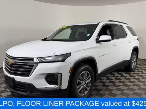 Used 2023 Chevrolet Traverse LT FWD image 3