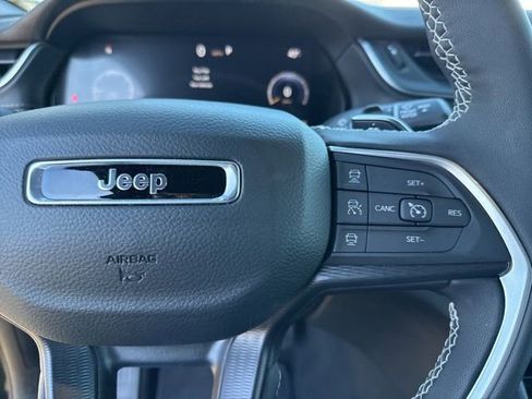 Used 2025 Jeep Grand Cherokee Laredo w/ Luxury Tech Group I image 39