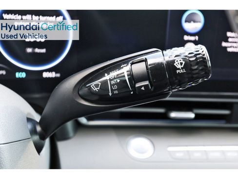 Certified 2025 Hyundai Elantra SEL image 21