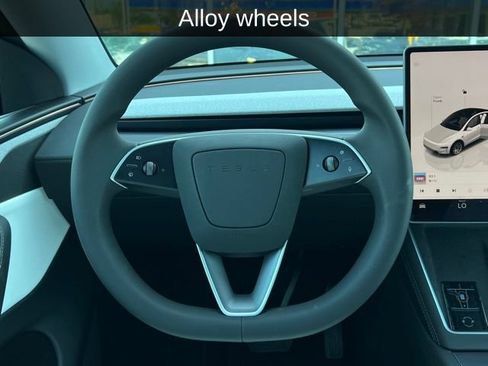 Used 2026 Tesla Model Y AWD image 15
