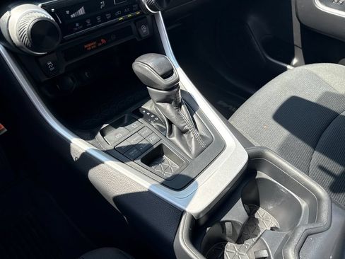 Used 2020 Toyota RAV4 LE w/ All Weather Liner Package AWD/4WD image 13
