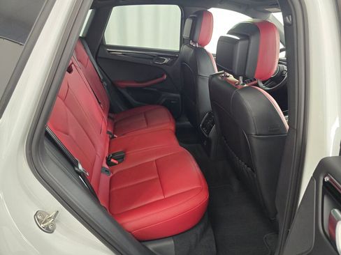 New 2026 Porsche Macan image 21