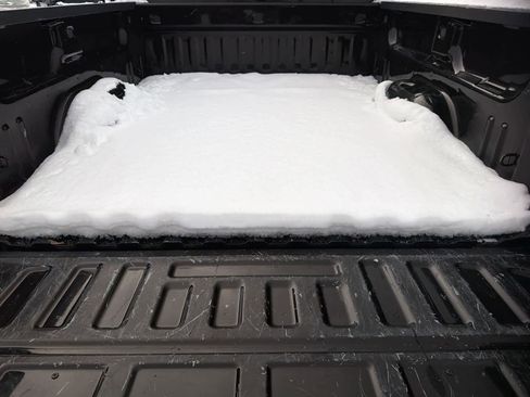 Used 2018 Chevrolet Silverado 1500 LT w/ All Star Edition image 34