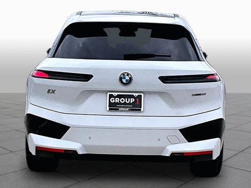 Used 2024 BMW iX xDrive50 w/ Premium Package AWD/4WD image 4