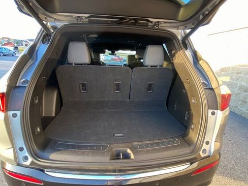Used 2024 Buick Enclave Premium image 10