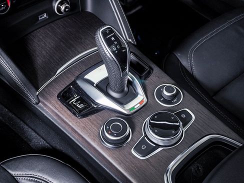 Used 2020 Alfa Romeo Stelvio Ti w/ Nero Edizione image 25