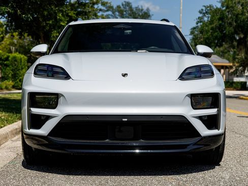 Used 2025 Porsche Macan Turbo Electric AWD/4WD image 15