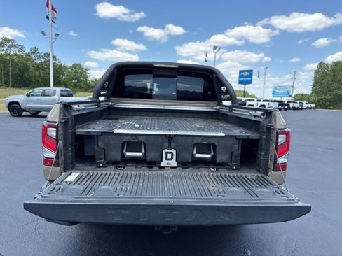 Used 2021 Nissan Titan PRO-4X w/ Pro-4x Convenience Package AWD/4WD image 16