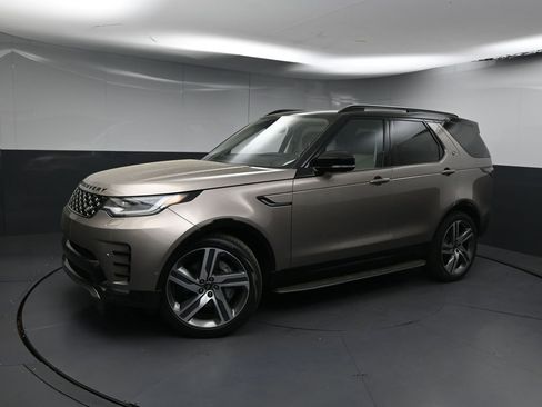 New 2026 Land Rover Discovery Dynamic SE image 4