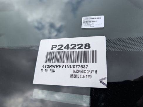 Used 2022 Toyota RAV4 XLE AWD/4WD image 35