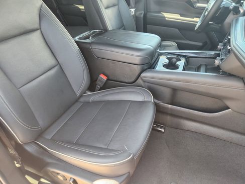 Used 2025 Chevrolet Tahoe Premier AWD/4WD image 15