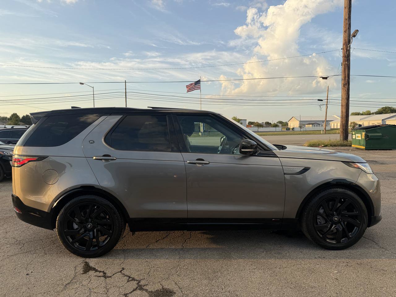 Used 2022 Land Rover Discovery HSE R-Dynamic AWD/4WD image 12