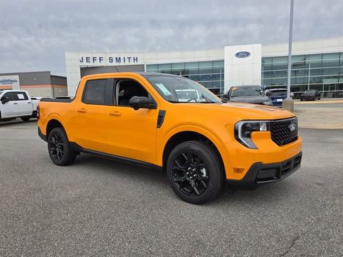 New 2026 Ford Maverick Lariat w/ Black Appearance Package image 1