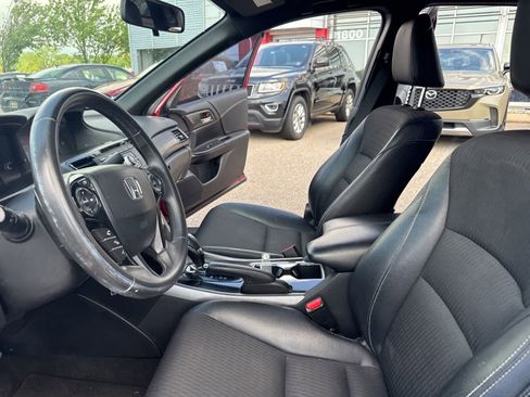 Used 2017 Honda Accord Sport image 15