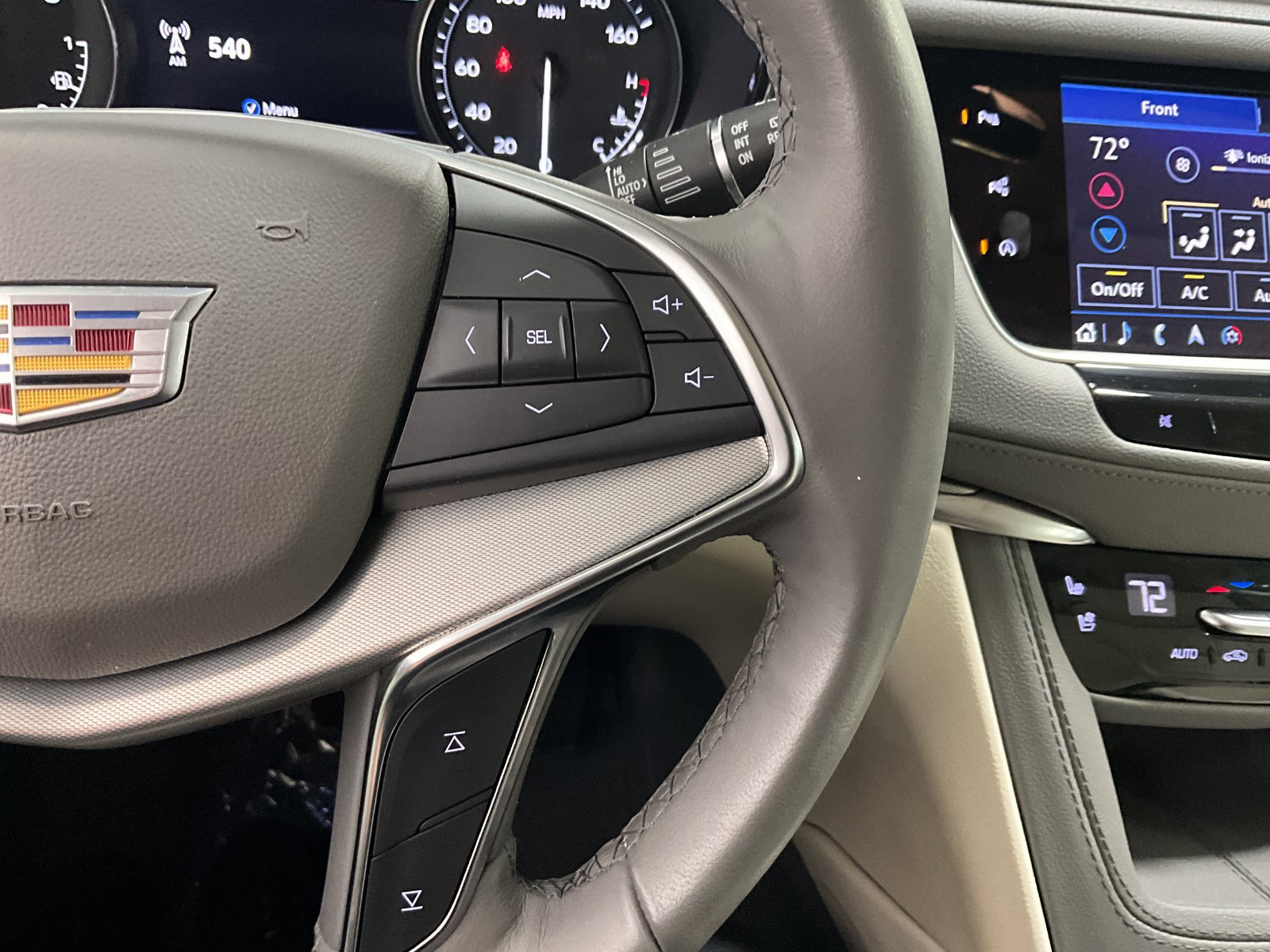 Used 2023 Cadillac XT5 Premium Luxury w/ Technology Package AWD/4WD image 20
