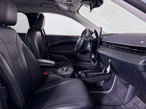 Used 2022 Ford Mustang Mach-E Premium image 6