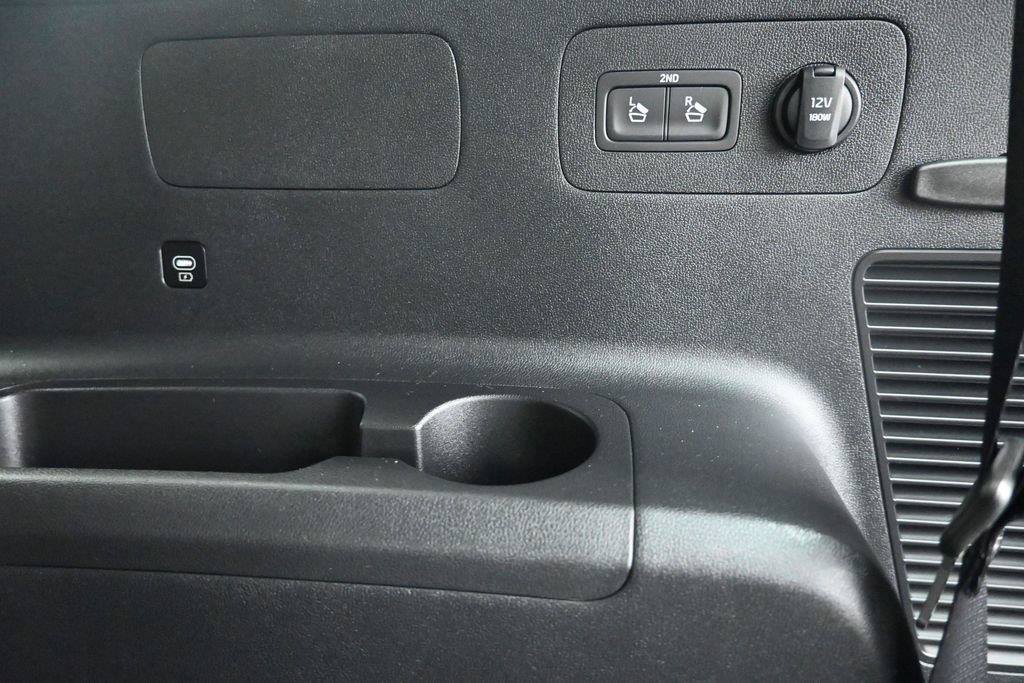 Used 2025 Kia Sorento LX FWD image 24