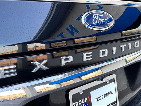 Certified 2023 Ford Expedition Limited image 30
