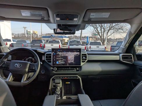 Used 2024 Toyota Tundra Limited image 12