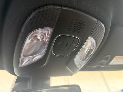 Used 2024 Jeep Compass Latitude AWD/4WD image 4