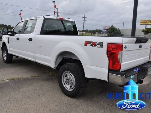 Used 2022 Ford F250 XL w/ Power Equipment Group AWD/4WD image 3
