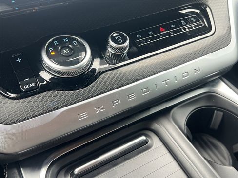 New 2025 Ford Expedition Platinum w/ Stealth Performance Package image 7