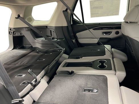 New 2025 Honda Pilot Touring image 36