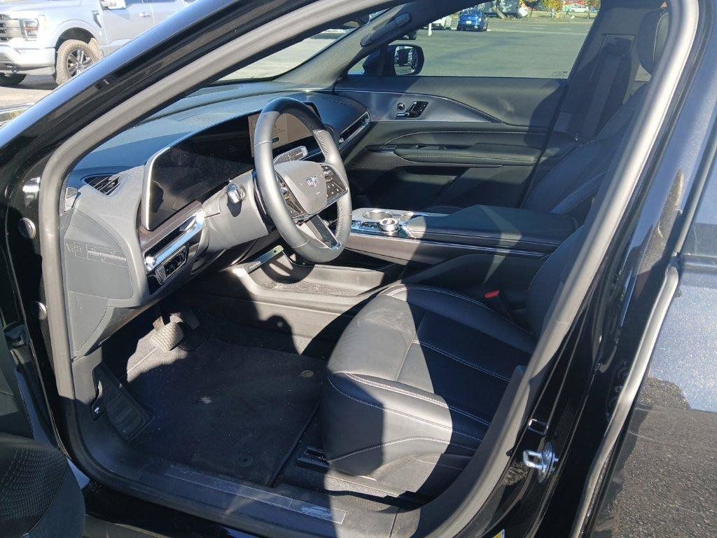 Certified 2024 Cadillac Lyriq Tech w/ Driver Assist Package AWD/4WD image 13
