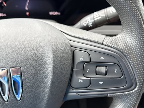 Used 2025 Buick Envista Preferred FWD image 19