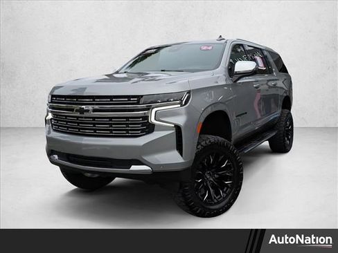 Used 2024 Chevrolet Suburban Premier image 1