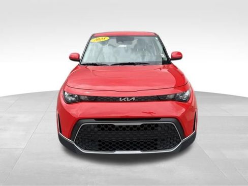 Used 2025 Kia Soul LX FWD image 7