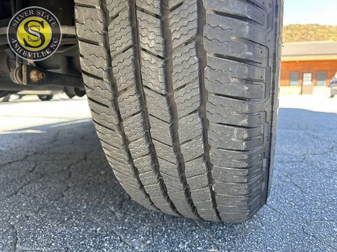 Used 2018 Chevrolet Tahoe LT w/ Luxury Package image 10