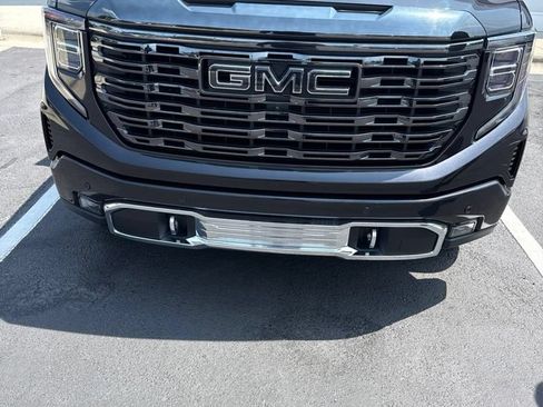 Used 2022 GMC Sierra 1500 Denali Ultimate AWD/4WD image 3