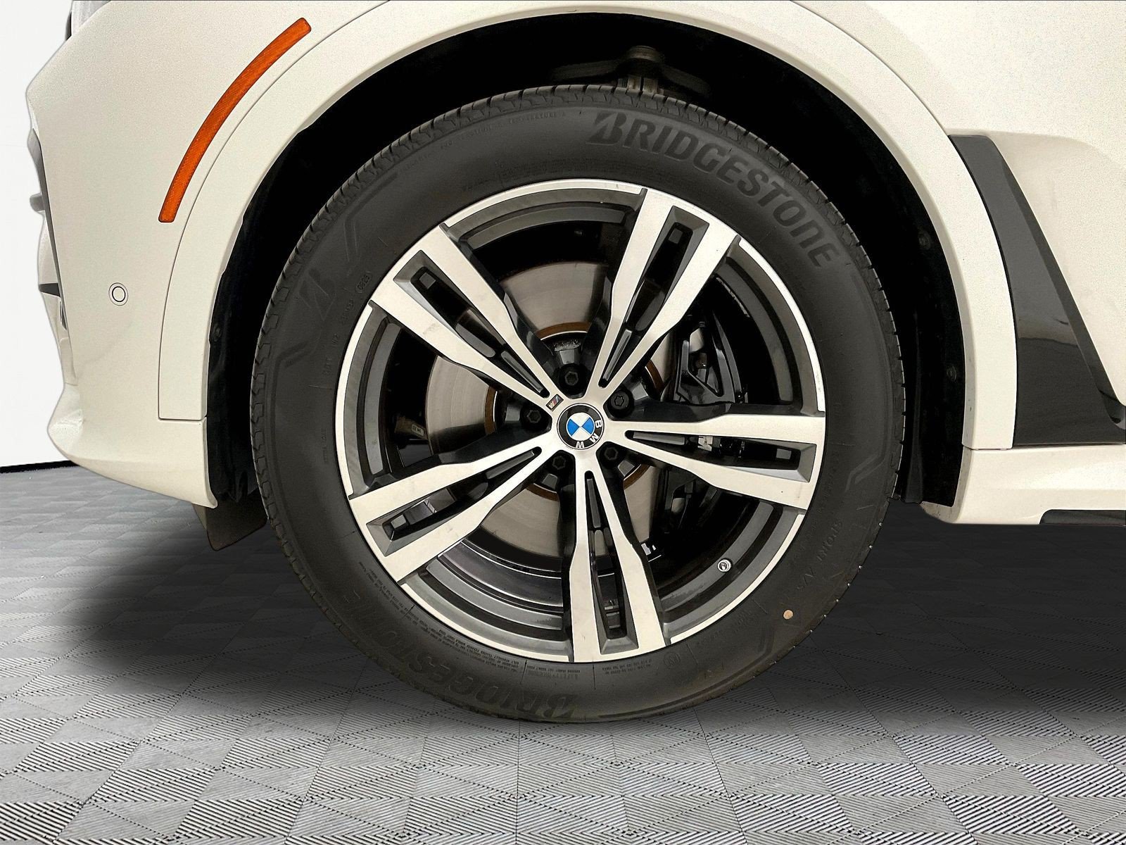 Used 2022 BMW X7 M50i AWD/4WD image 35