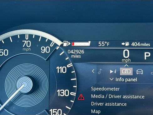 Used 2023 Land Rover Defender 110 SE image 42