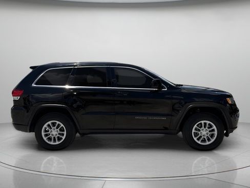 Used 2020 Jeep Grand Cherokee Laredo RWD image 2