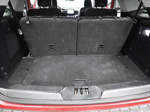 Used 2022 Ford Explorer Limited w/ Equipment Group 301A RWD image 19