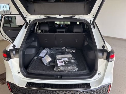 New 2025 Volkswagen Tiguan SE R-Line image 16