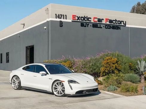 Used 2020 Porsche Taycan Turbo S image 1