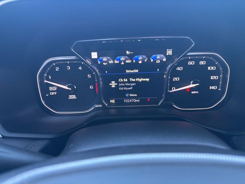 Used 2021 GMC Yukon XL Denali w/ Denali Premium Package image 9