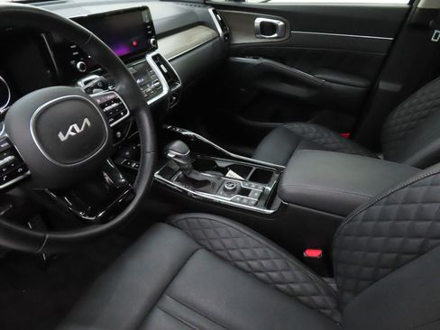 Used 2023 Kia Sorento SX Prestige image 21
