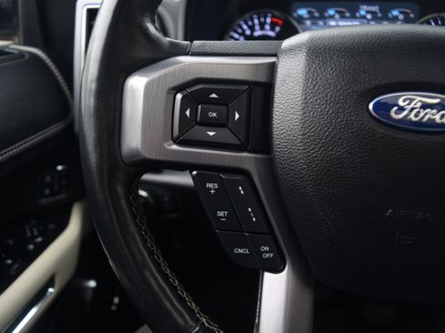 Used 2019 Ford Expedition Platinum image 6