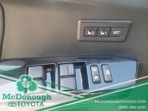 Used 2018 Toyota RAV4 Limited w/ All Weather Liner Package image 10